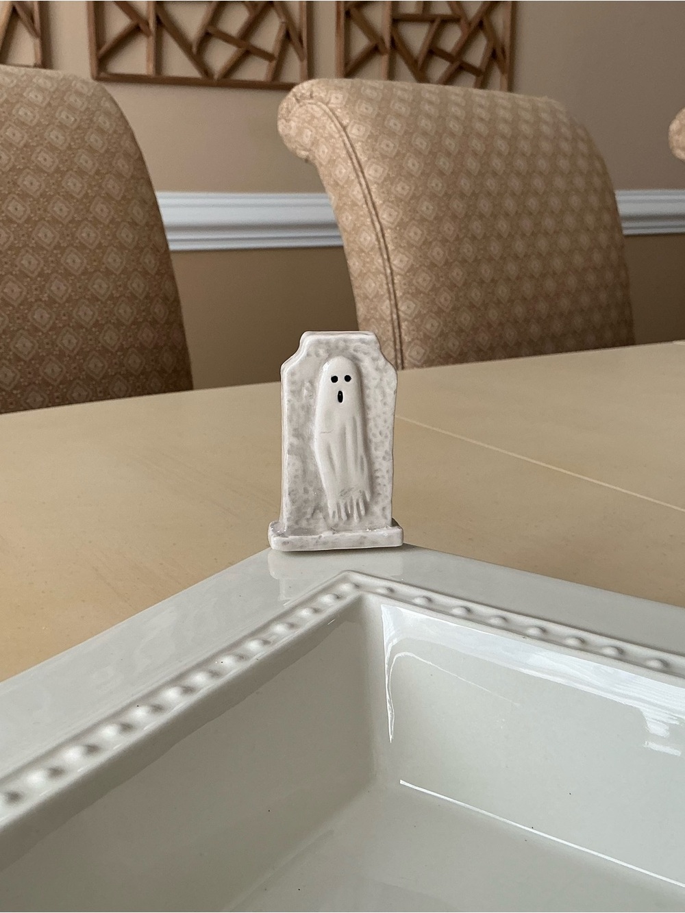 Halloween Ghost Tombstone Platter Decoration 🪦